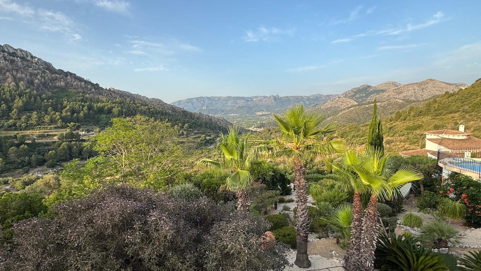 Espectaculares vistas panorámicas del valle desde la terraza