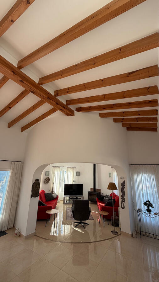 Salón cómodo con Smart TV